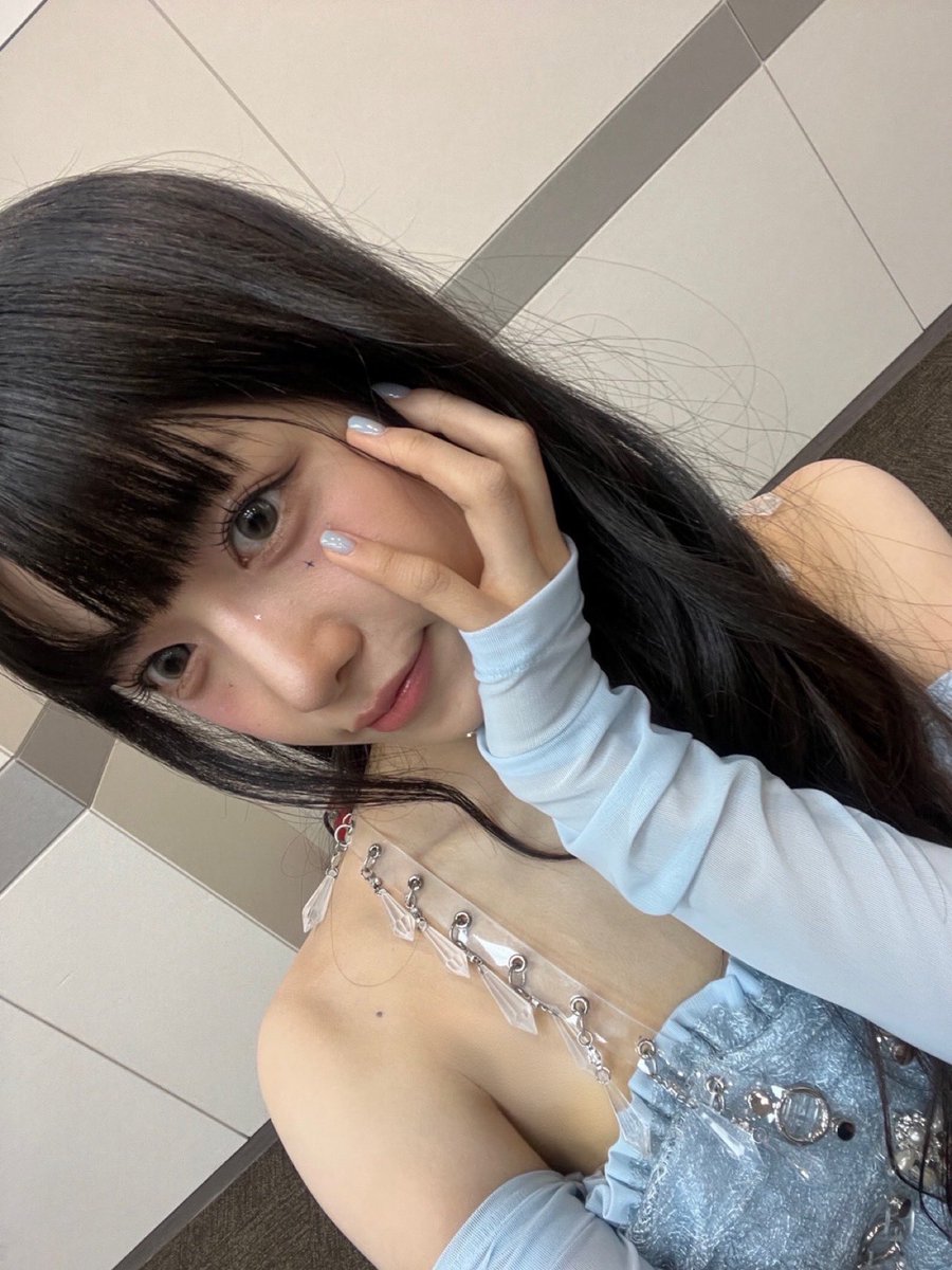 AlonsoNvl's tweet image. ✉️ WV drop: Kumi [6]
💬: I just got back from my first Summer Gayo Daejeon! 🩵🫧
How was it, everyone? It was such an honor and a meaningful time to enjoy my very first Gayo Daejeon with all the amazing artists🍒

Thank you so much to everyone who came to cheer us on despite the…