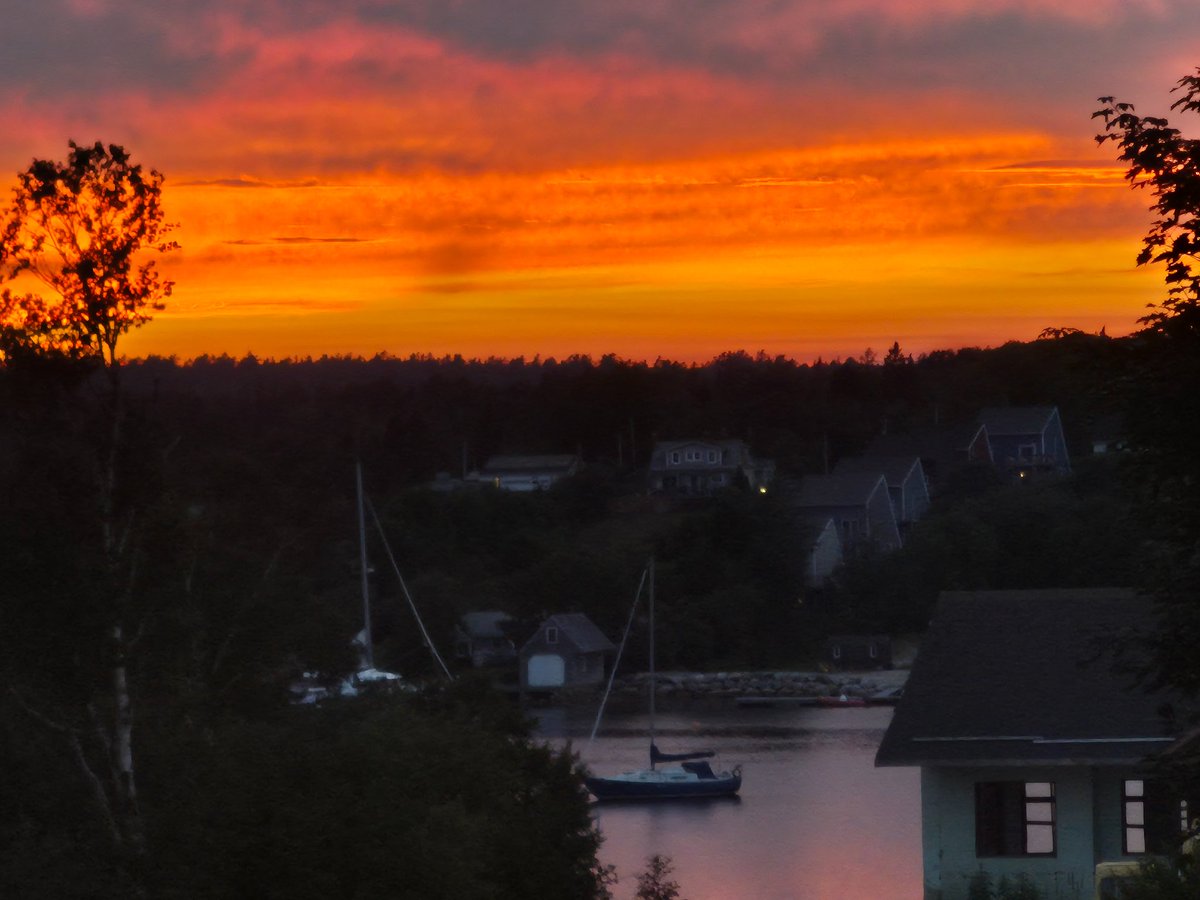 monicasweet2006's tweet image. And a beautiful sunset to end the day 
Have a great night everyone 
#Hubbards