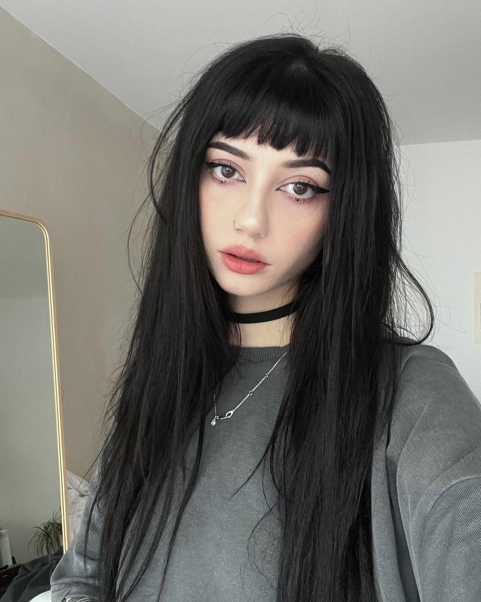_emberbelle's tweet image. 𓆩♡𓆪 post for #promotwt

𓆩𖤐𓆪 ember | 18 | scorpio ☽ | bipolar

𓆩𖤐𓆪 astrology, tarot, crying at 3am, studying CS like it’s dark magic

𓆩𖤐𓆪 plays acnh &amp;amp; minecraft (switch girlcore)

🕯 made a server for the girls → discord.gg/mkrXXSAbnk

follow if you’re chaotic,…
