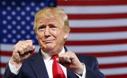 O Donald Trump humilhou a União Europeia. Obrigou que o bloco invista US$ 600 bilhões em solo americano, aplicou tarifas de 15% e proibiu que aplicassem de volta. Ele quer, através do medo, recuperar o espaço que os EUA perdeu pra China. Aqui no Brasil ele quer o Pix, os nossos
