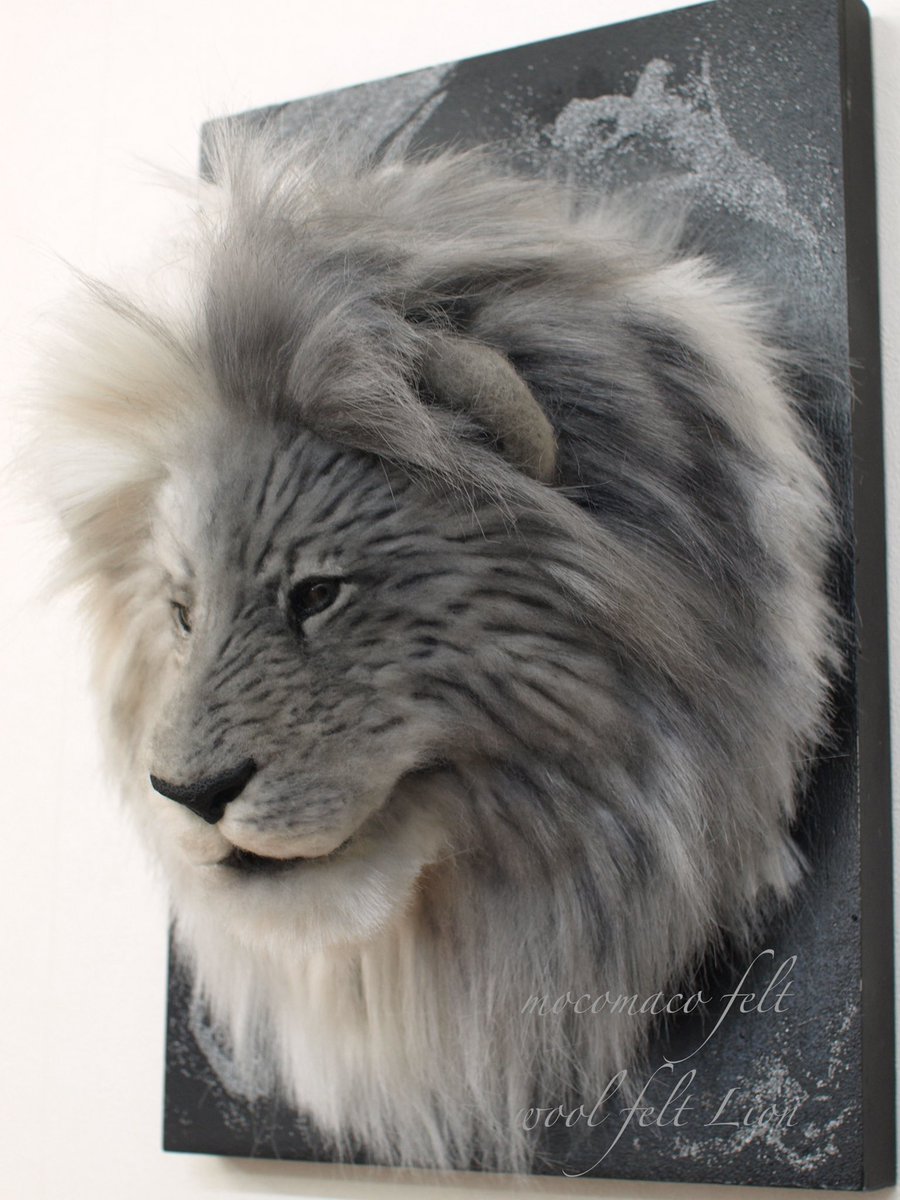 羊毛フェルトのライオンフレーム作品、制作中😊この先、腕を作るか尻尾をつけようか思案中です、まったくアイデアが浮かばない😅とりあえず制作期間に余裕があるから、しばらく放置します
#羊毛フェルト #ライオン #フレーム
