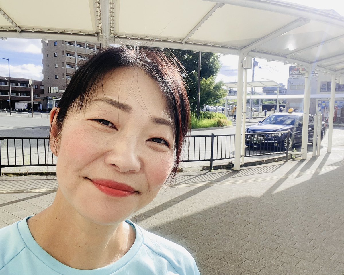 maiko3desu's tweet image. 今朝は地元近鉄大久保駅からのスタート！　
日差しはガンガン！
みなさん労いのお声かけに心が潤いを感じた朝でした。

#今日のお弁当
平飼いたまごで作った出汁巻きメンイのシンプルお弁当。

今日も熱中症アラートは発令中。
今週もよろしくお願いします。
#宇治市議会議員中村まいこ
#近鉄大久保駅