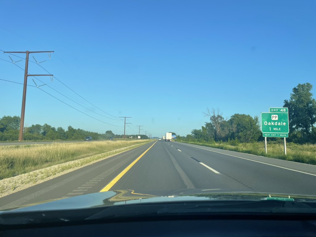 WiscoGrant's tweet image. there’s something about the way the Wisconsin golden hour sun hits those I94 mile markers