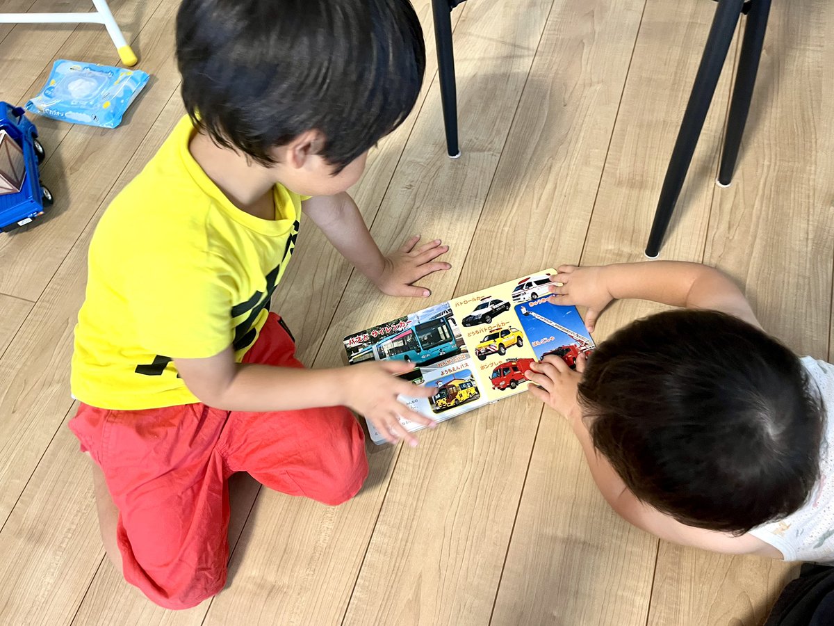 SGWMDL's tweet image. 今日も1日がんばりきるしか！
一気に日常だけど、鉛のように重たいカラダは安めという。。疲労感がすごい。
1週間も留守にしていると、子たちの知能もなんかマイチェンというか、Ver.1.01ですね。
今日はウチの作業場にがっつり設備工事が入るので、その立ち会いと納品準備を進めましょう。微速前進！