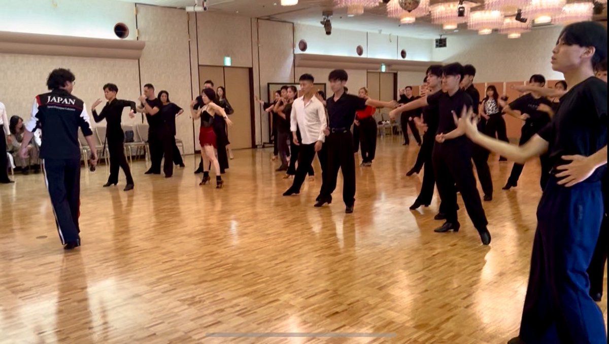 JdsfPr's tweet image. 岡田コーチによる音楽の捉え方と、治面地コーチによるクカラッチャの講習（ミニワークショップ） #JDSF #強化合宿