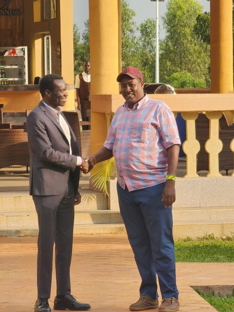 otukoa1's tweet image. WHY ECHODU IS A BETTER BET FOR CEC!!
While the Incumbent NRM National Vice Chairperson has invested his energy heavily in blackmail and Character Assassination of the person of @EchoduOfficial , Echodu on the other hand has chosen to drive an issue based campaign focused on…