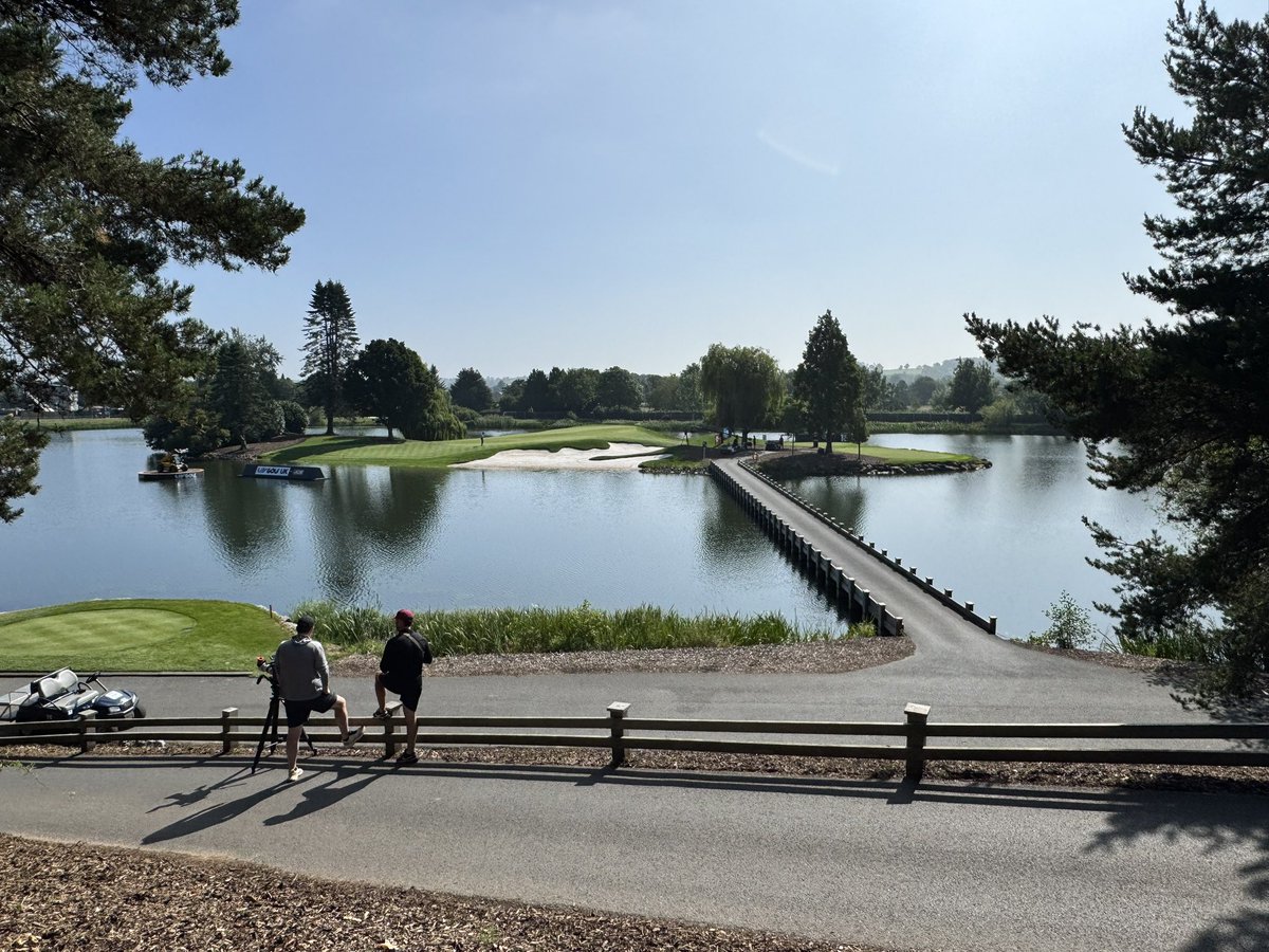 nickinnocent's tweet image. Welcome to a new but busy week. First though a cheeky 9 holes of golf. Sadly not on the wonderful @JCBGolfCC course but on my home course. Then some car stuff after. Here’s a clue to which car.