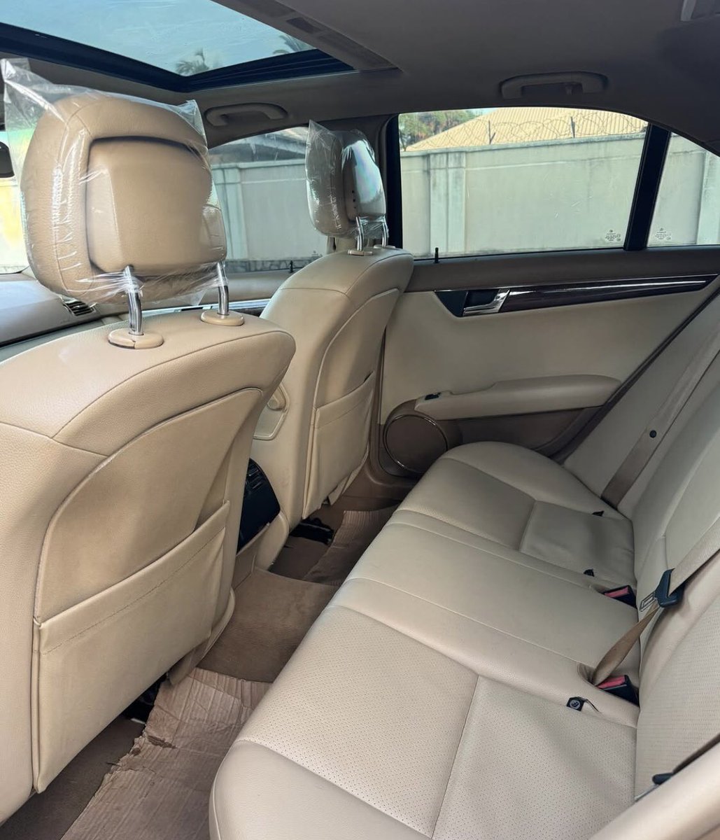 Automall_ng's tweet image. Extremely clean Mercedes Benz C3000
2008 model upgraded to 2014
Price:8.5m
Duty: paid
Location: Kaduna
@abujastreets @__yellows Retweet pls