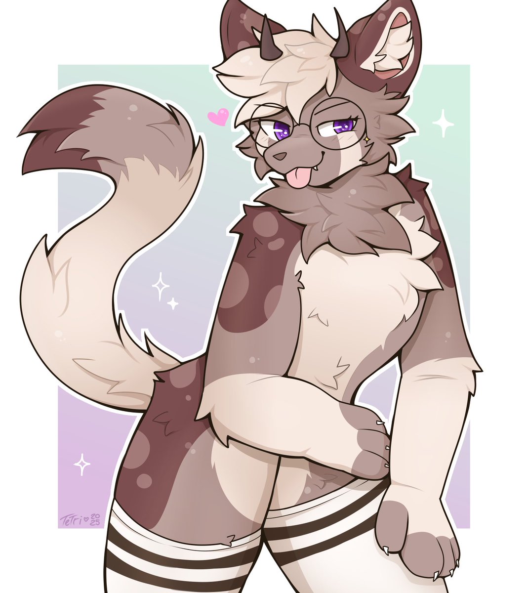 Pose for the fans! ✨