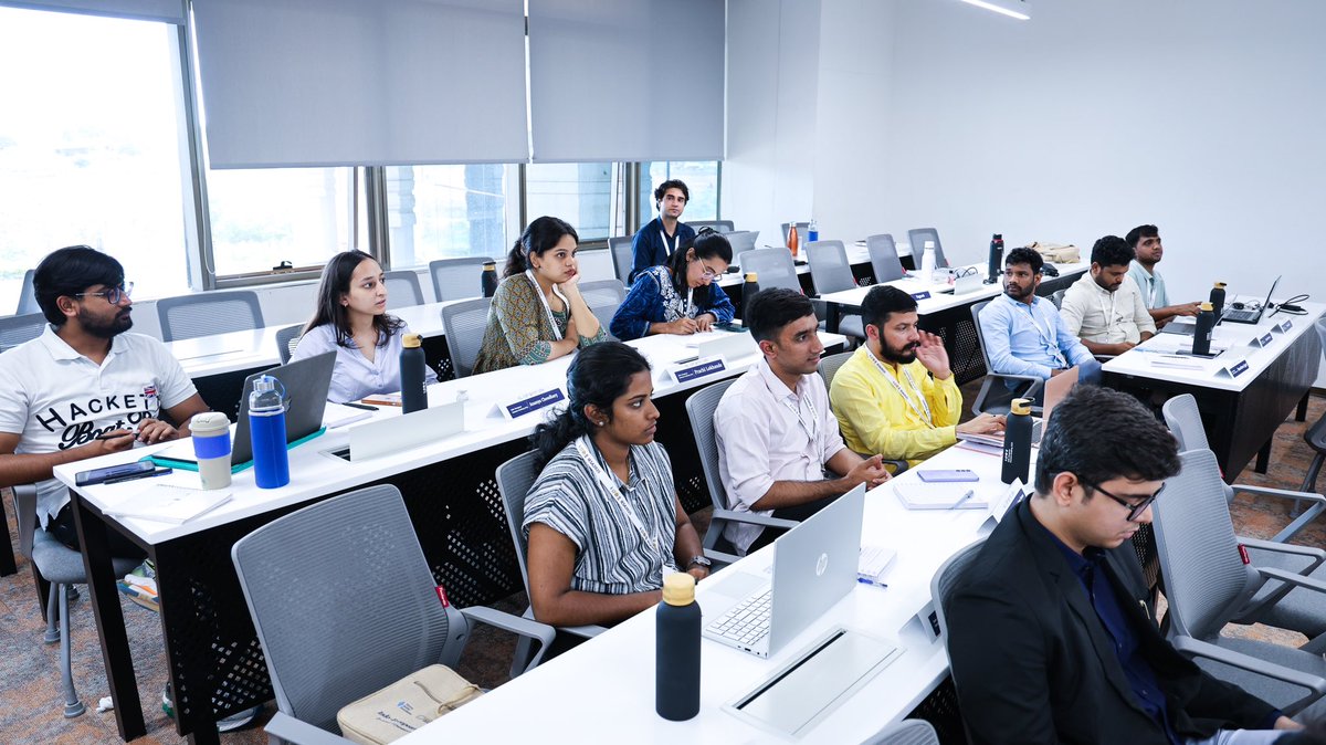 ChanakyaUni's tweet image. We had the privilege of hosting Dr. Manoj Gonuguntla (Team Lead, Shell Tech) for a lecture on “Managing the Fossil Fuel Dilemma.”

He shared key insights on decarbonisation, policy reform &amp;amp; the path to a sustainable, secure energy future. 

#EnergyTransition #Sustainability