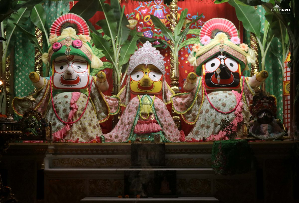 ISKCONPune's tweet photo. 🌷Mangal Arati Darshan🌷🗓28/07/2025🙏 🚩@ISKCONNVCCPune🚩
.
.
#ISKCON #ISKCONNVCC #ISKCONNVCCPune #ISKCONPune
#28thjuly #28thjuly2025 #Monday #Vrindavan
#Harinaamsankirtan #Radheshyamdas #Radheradhe
#Sankirtan #Kirtan #Mayapur #Prabhupada #iskconmandir
#GVE #GovardhanEcoVillage https://t.co/3lXVbVfzWl