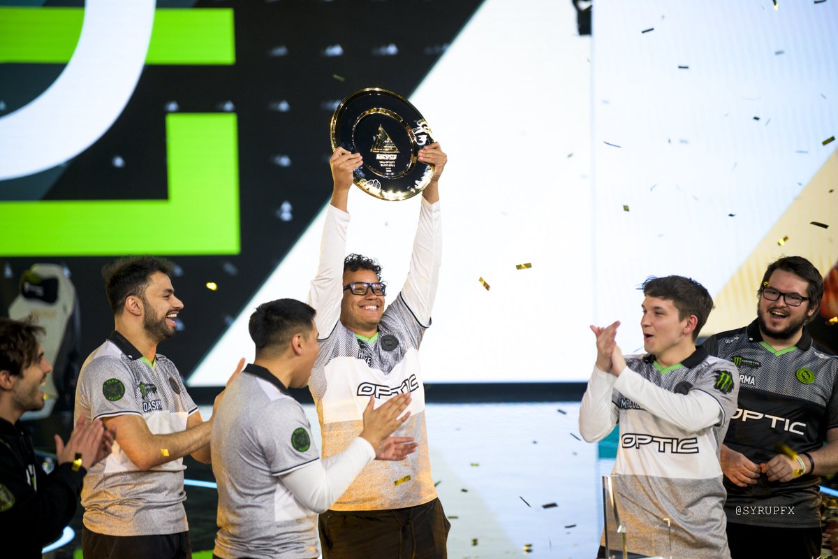 syrupfx's tweet image. Huke winning in front of his dad ❤️

@Huke | @OpTic | @EWC_EN