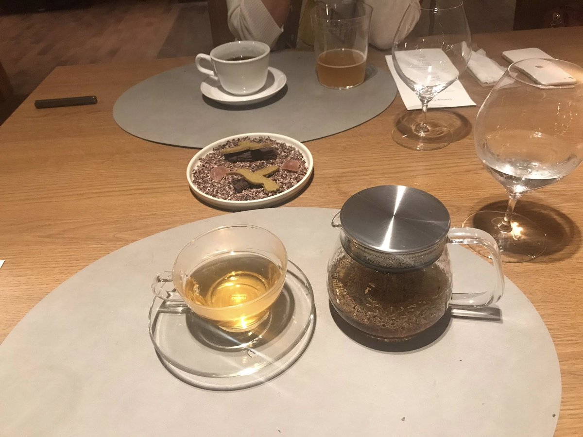 jtwo_nodatch's tweet image. 大船でのコンサートが終わったのは4時半近くだったので、鎌倉に出て由比ヶ浜のレストランでディナーにしました。みどりの中にたたずむホテル併設のレストランですが、お泊まりはしないで帰宅しました。 #birdhotel #由比ヶ浜