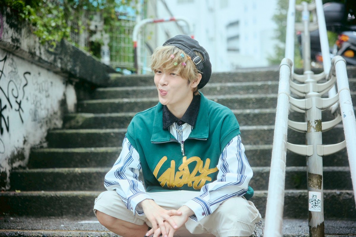 Kennosuke_staff's tweet image. ✧• ─────────── •✧
松岡拳紀介 2nd EVENT
~けんぱの世界でお話する会~
✧• ─────────── •✧
一般販売中です✨💐
今回はどんなトークになるのか?!
楽しい一日にしましょう·͜· ❤︎
🗓8月2日(土)
⏰1部:11:30 OPEN / 12:00 START
2部:15:00 OPEN/15:30…