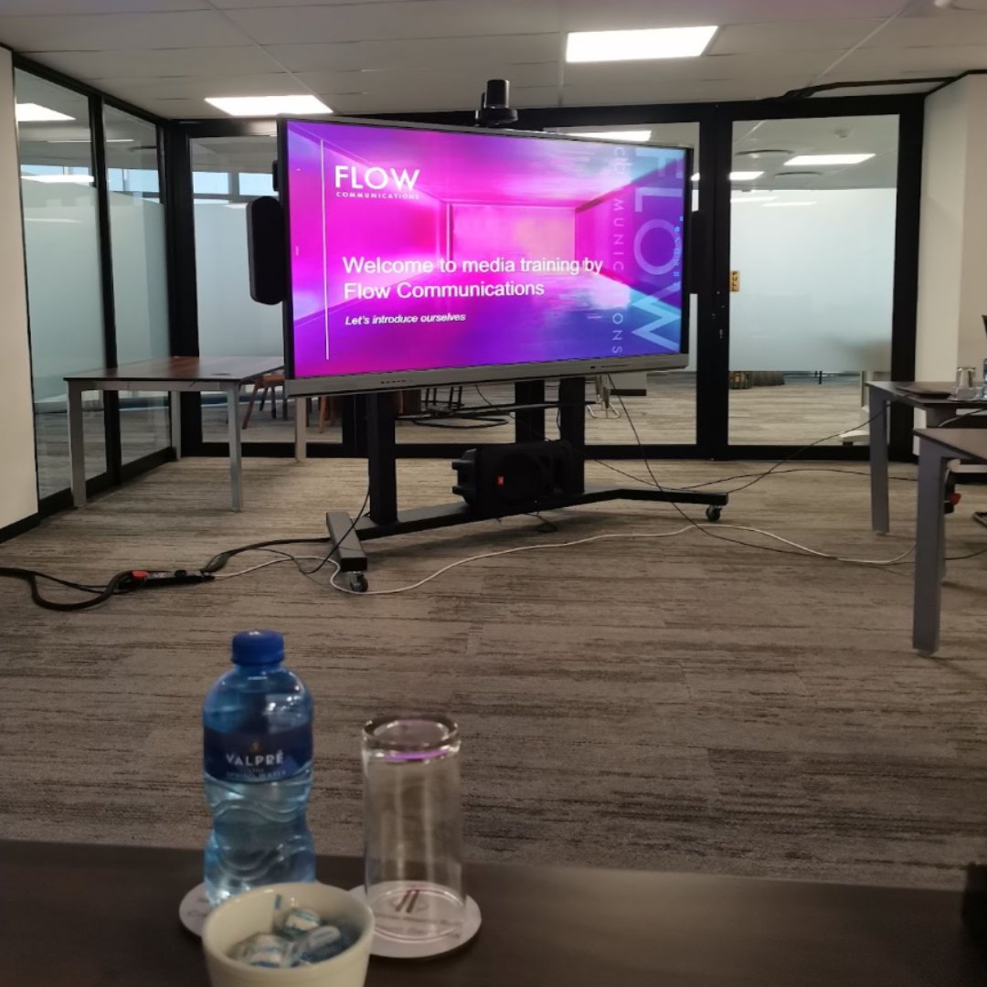 Win the media over and build credibility. 

Our #MediaTraining sessions will help your spokespeople handle high-pressure interviews and speak confidently in any situation.

Learn more here: brnw.ch/21wUt23

#FlowCommunications