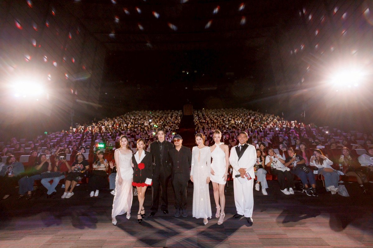 todayentth's tweet image. สุดเข้มข้น!! “วิน-เต้ย” นำทีมเปิดปมปริศนาความเชื่อลึกลับ ดูตอนแรกซีรีส์ “บุหงาหมื่นภมร ENIGMA BLACK STAGE” แฟนๆ ลุ้นตัวเกร็ง ในงาน “บุหงาหมื่นภมร Enigma Black Stage First Screening”
#EnigmaBlackStageEP1
#EnigmaBlackStage
#บุหงาหมื่นภมร #EnigmaSeries
#winmetawin #toeyjarinporn…