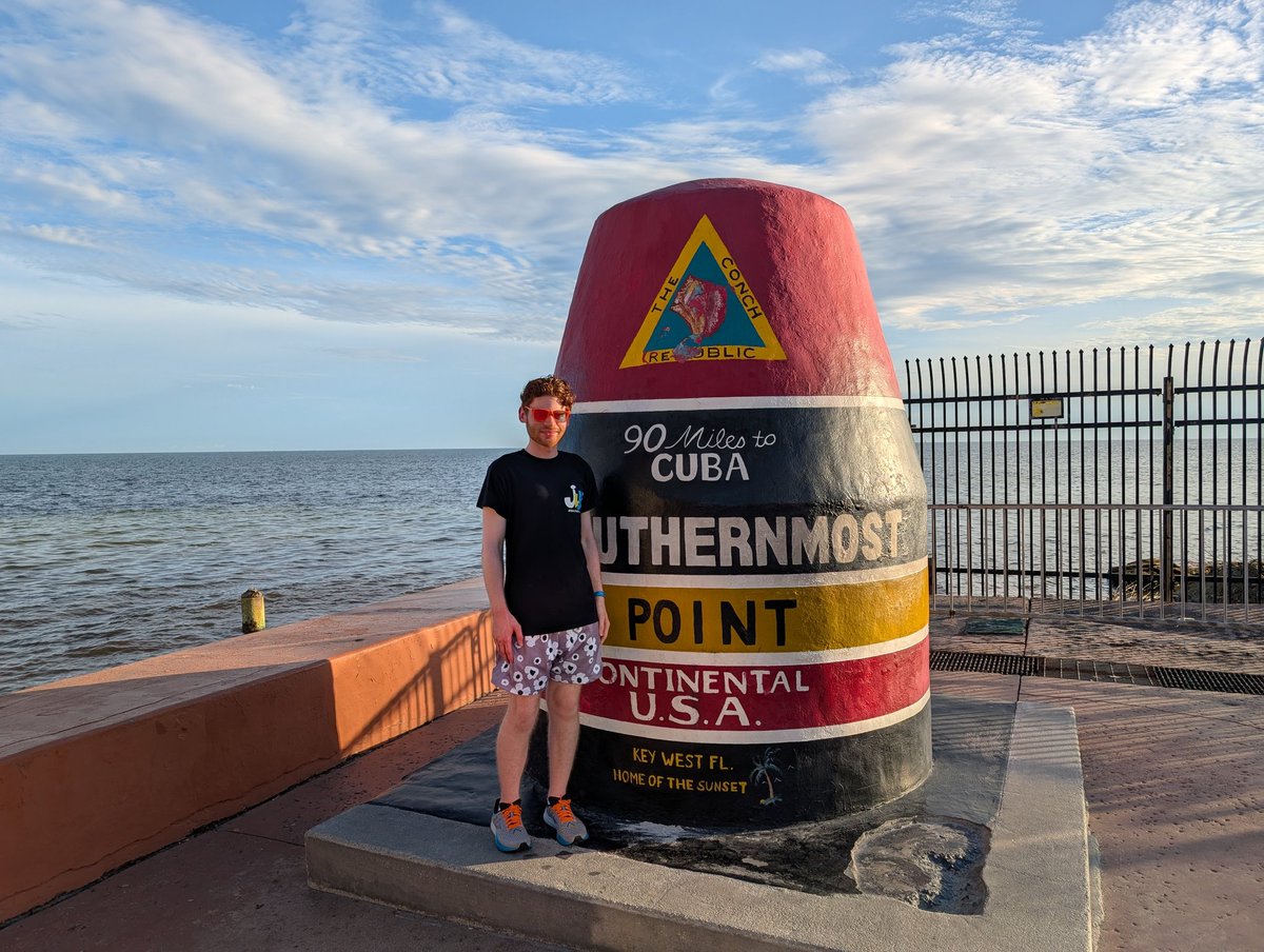 BlandinJarrett's tweet photo. 90 Miles to Cuba ππ΄
#florida #floridakeys #duckkey #keywest #actorsnetwork #actorlife #actingpage #actorlifestyle #actor #summertime #summervacation #beach #palmtrees #jarrettblandin #independentactor #cuba #90milestocuba https://t.co/snW7QjzaDB