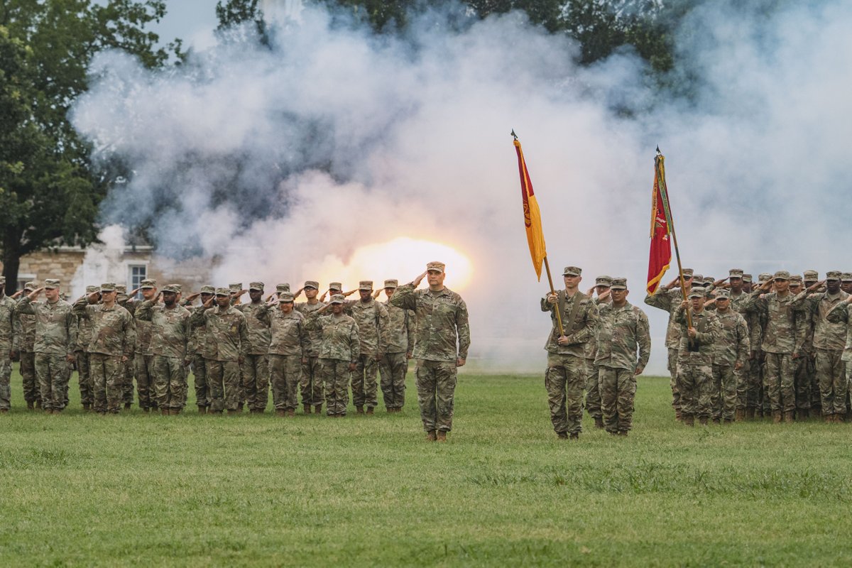 Our Soldiers at the Fires Center of Excellence (FCOE) shoot of artillery rounds at a change of command ceremony in Fort Sill, Oklahoma for our #MotivationalMonday. (U.S. Army photo by Sgt. Christian Carrillo) #DriveChangeForgeVictory #ThisWeWillDefend #BeAllYouCanBe