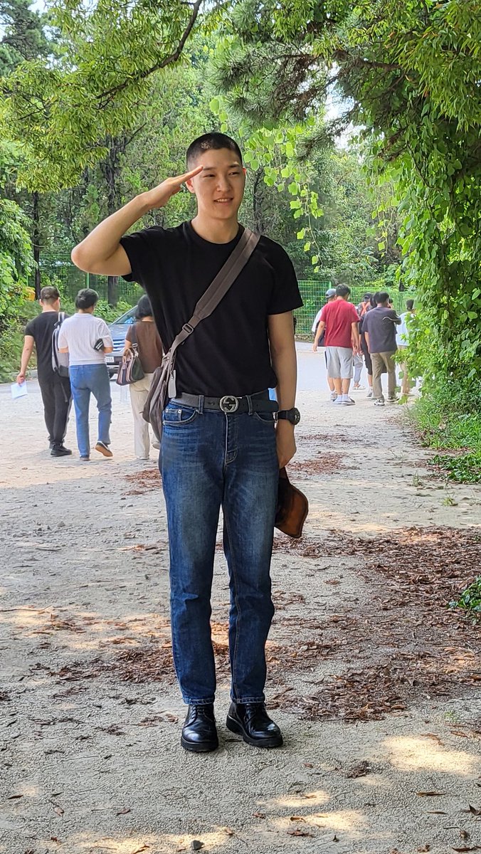 Junji is even handsome as a potato. Please return safely. 💕
#OnlyOneOf #준지 #온리원오브