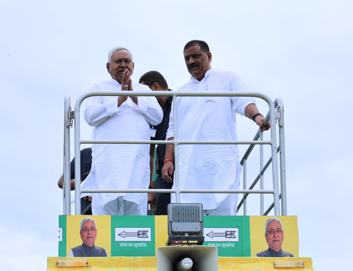 manojkumarmukul's tweet image. नीतीश कुमार अब इसी रथ से घूमेंगे।