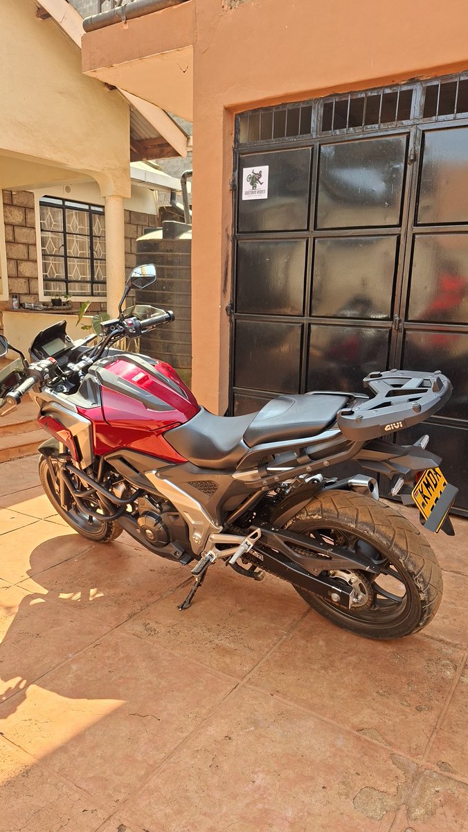 luhya_kidd's tweet image. This 2022 Honda NC750X is available for sale
✔️750cc Dual Clutch Transmission engine
✔️9K KMs only on the clock
✔️Fully stock
✔️3 ride modes (Sport,Standard,Rain)
✔️ABS
✔️Traction and Engine Braking Control
✔️Crash guards
✔️New Dunlop tires
Asking 830K