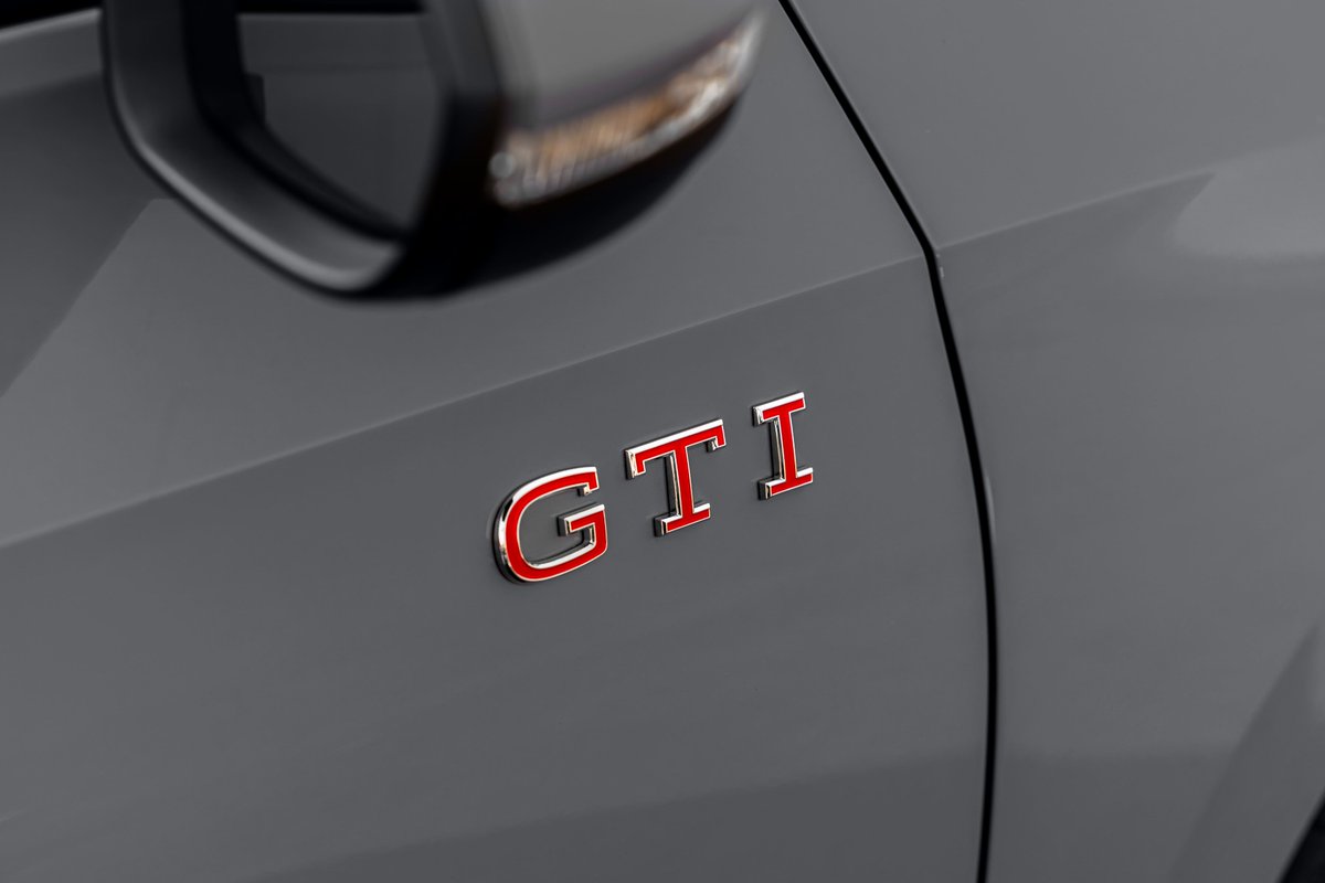 autocarpro's tweet image. Enthusiastic market response to iconic Golf GTI sees Volkswagen India dispatch 138 units from its first batch of 150 CBU units in June
- Priced at Rs 52.99 lakh
- 2.0-litre TSI turbo-petrol engine develops 265 hp
- Zips from 0 to 100kph in 5.9 seconds t.ly/2d5eC