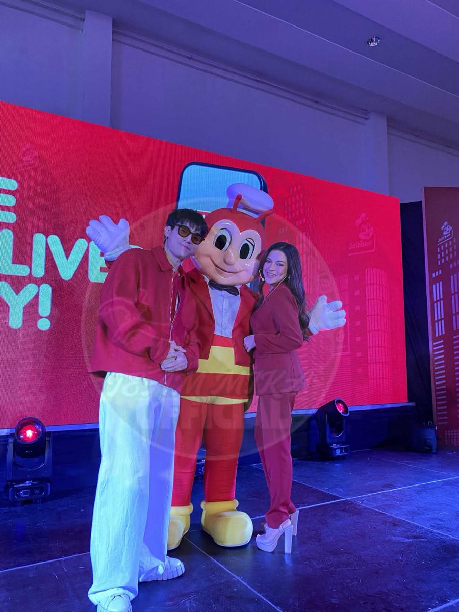 team_mikaofc's tweet image. Mika and Brent serving joy—now with Jollibee! 

Catch this iconic duo bringing good vibes and great food straight from the Jollibee App!

Download now and don’t miss out on the fun! 

MIKA BIDA ANG SAYA
#MikBrentforJollibee 
#JollibeeApp