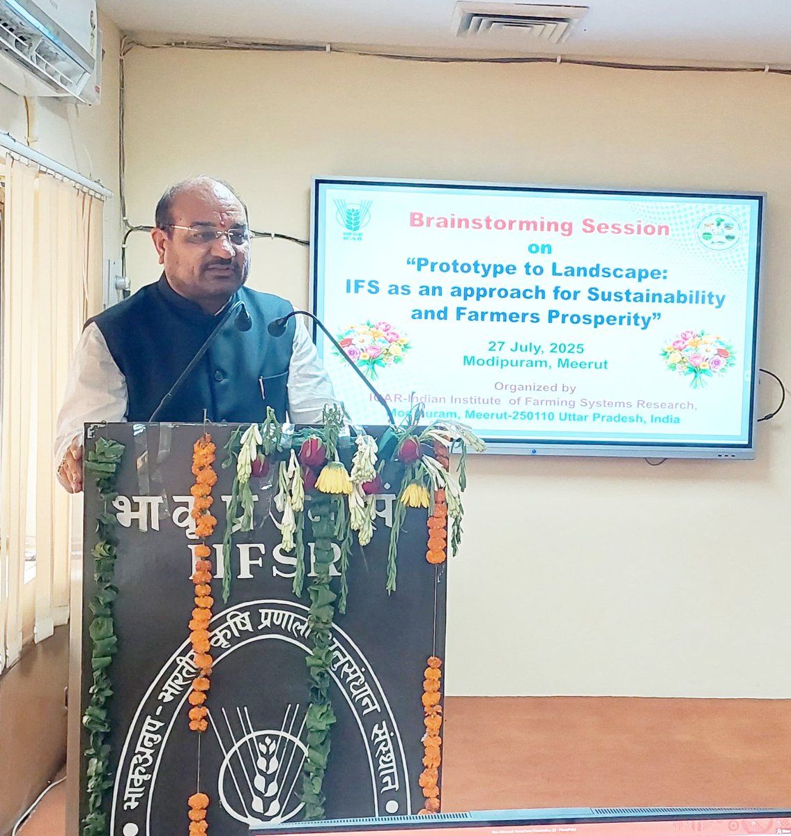 Indian Council of Agricultural Research. (@icarindia) on Twitter photo डॉ. एम. एल. जाट, सचिव (डेयर) एवं महानिदेशक (भाकृअनुप) ने 27 जुलाई को भाकृअनुप-भारतीय कृषि प्रणाली अनुसंधान संस्थान, मोदीपुरम में कहा कि समेकित कृषि प्रणाली ही खेती की लागत, पोषण असुरक्षा, जलवायु परिवर्तन व पर्यावरण संकट का टिकाऊ समाधान है #ICAR #IntegratedFarming <a href="/ChouhanShivraj/">Shivraj Singh Chouhan</a> डॉ. एम. एल. जाट, सचिव (डेयर) एवं महानिदेशक (भाकृअनुप) ने 27 जुलाई को भाकृअनुप-भारतीय कृषि प्रणाली अनुसंधान संस्थान, मोदीपुरम में कहा कि समेकित कृषि प्रणाली ही खेती की लागत, पोषण असुरक्षा, जलवायु परिवर्तन व पर्यावरण संकट का टिकाऊ समाधान है #ICAR #IntegratedFarming <a href="/ChouhanShivraj/">Shivraj Singh Chouhan</a>