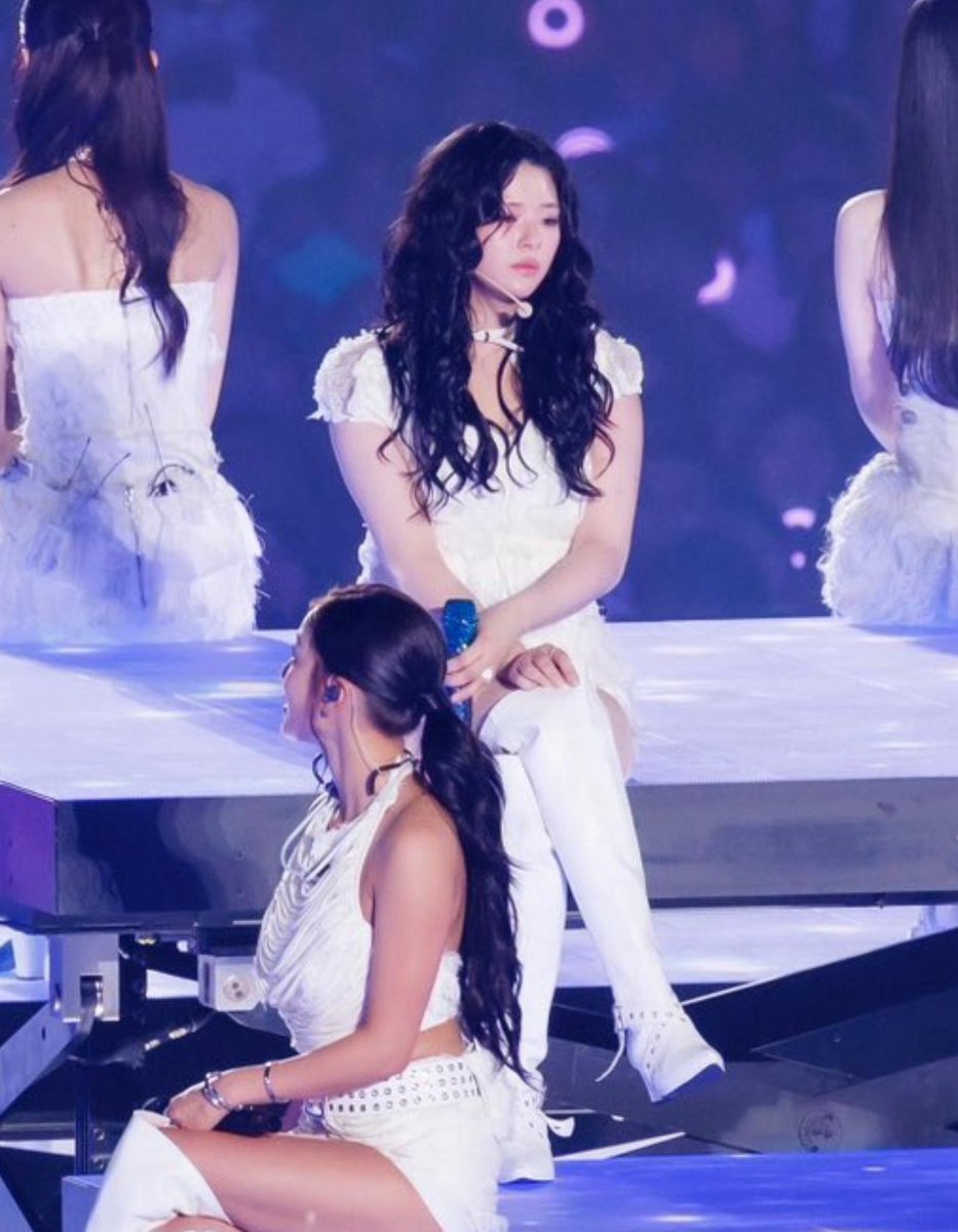 TWICESJEONG's tweet image. she’s like a real life fairy angel