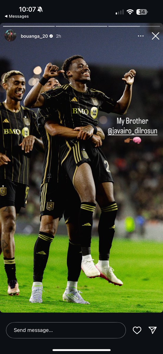 LAFC_X's tweet image. What’s Denis trying to say 👉🏽🧠

🤨