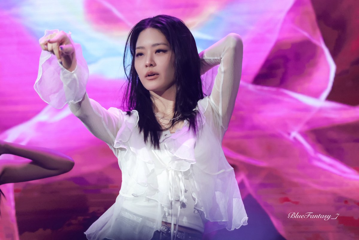 BlueFantasy_7's tweet image. 250727 WUHAN
☝🏻
@chungsubin47
#ChungSubin #정수빈
#ChungSubinFirstFanMeet
#정수빈_우한_첫팬미팅