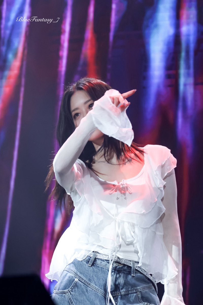 BlueFantasy_7's tweet image. 250727 WUHAN
☝🏻
@chungsubin47
#ChungSubin #정수빈
#ChungSubinFirstFanMeet
#정수빈_우한_첫팬미팅