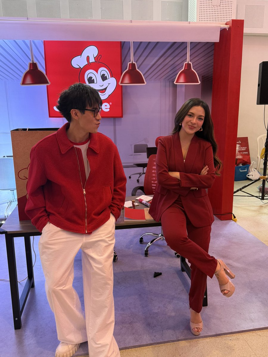mikbrent_cebuu's tweet image. ano yan, brent?
JOY DELIVERED WITH MIKBRENT
#MikBrentforJollibee