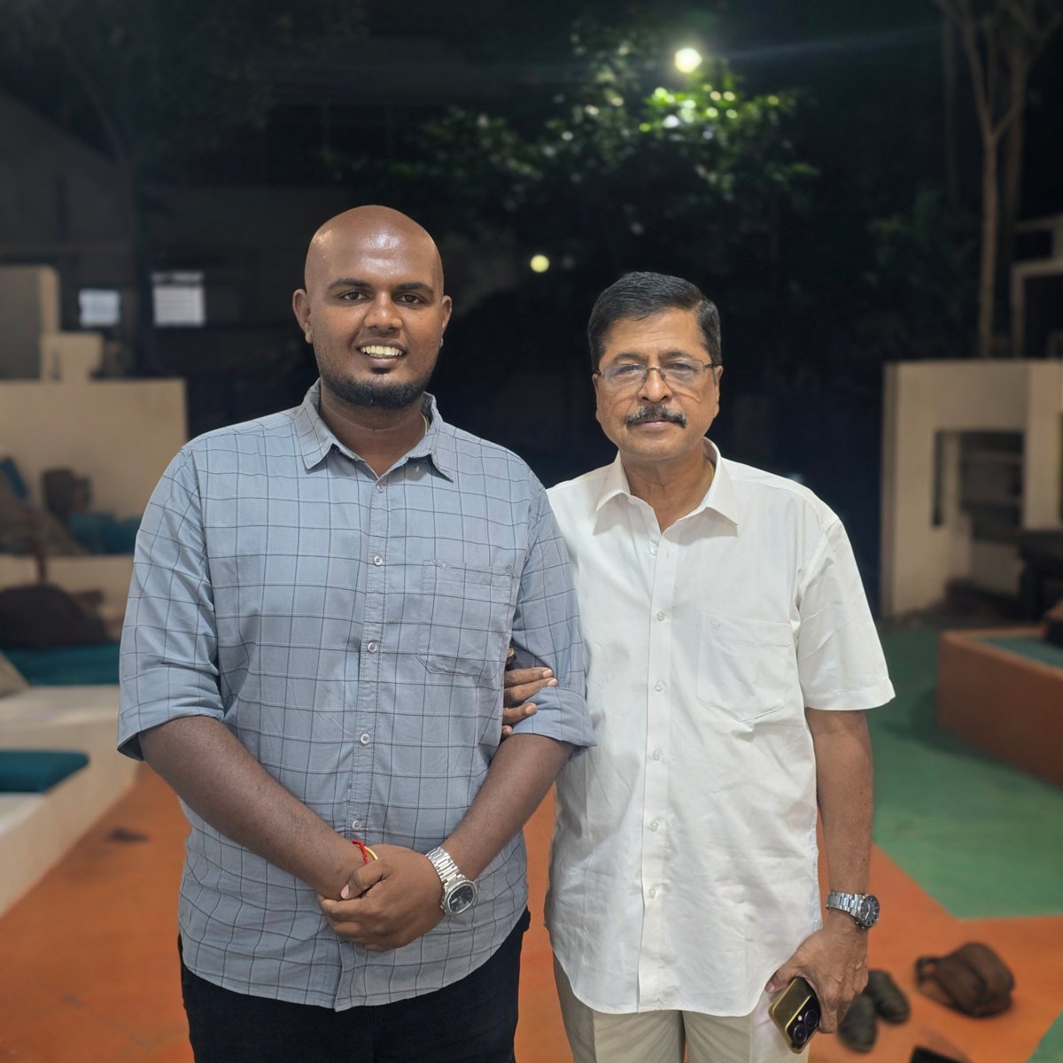 dhanushkodibjp's tweet image. பாஜகவின் இளைஞர் வளர்ச்சிக்கு உறுதுணையாக இருக்கும் மதிப்பிற்குரிய திரு @SRSekharBJP அண்ணன் அவர்களை சந்தித்ததில் மிக்க மகிழ்ச்சி.
அவரது ஆலோசனைகள் என்னை மேலும் ஊக்கப்படுத்தின. அவரது ஆதரவும் வழிகாட்டுதலும் என்றும் தேவை. நன்றி! 🙏❤️