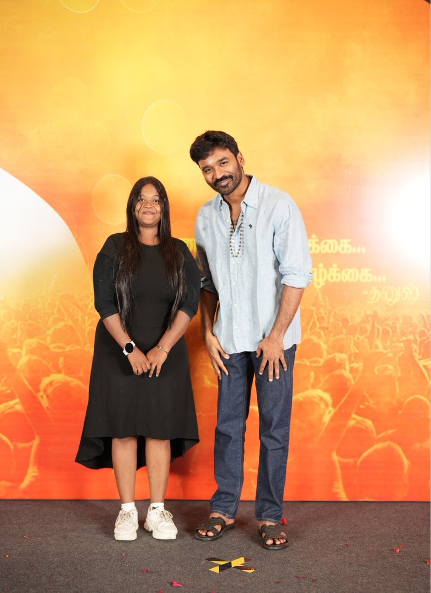 fluffygurll_'s tweet image. Finally dream Come True 🥺 idk how to express my feelings, palathadava pakkathula pathura mattoma nu feel panniruken yes it&apos;s finally happened now 😭🧿🤍 I love u thalaiva @dhanushkraja 

D forever 🧎🏻‍♀️🤍