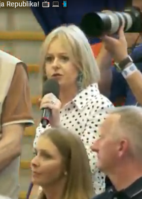Ponoć ludzie rozlewają jej pod chałupą fekalia w podziękowaniu za pogardę do nich. Prawda to?