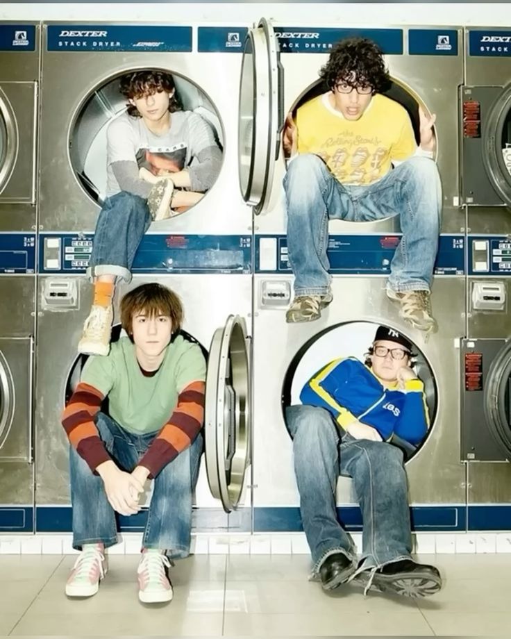 cleradincat's tweet image. can someone draw this with the core4