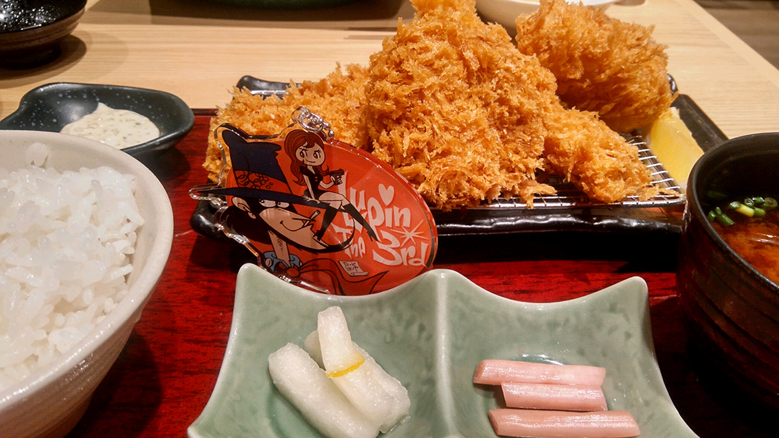 tadcomix48's tweet image. 今日のランチは二子玉川ライズ内の『さぼてん』で、さぼてん御膳（ロースかつ、ヒレかつ、エビフライ、カニクリームコロッケ）。
創業から変わらぬ人気を誇る4種の逸品盛り合わせ！
ご飯もおかわりして、Very美味＆Very満足！