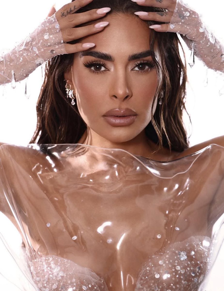 gonzalopolis's tweet image. Muy práctico el vestido ensaladera de Galilea Montijo en #LaCasaDeLosFamososMx