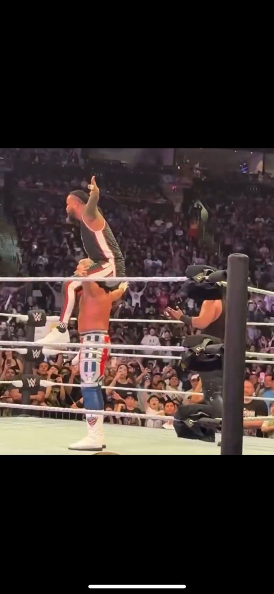 areonnea3's tweet photo. #WWEMonterrey #WWESuperShow #wwemexico #CodyRhodes https://t.co/b1oJd4Hx93