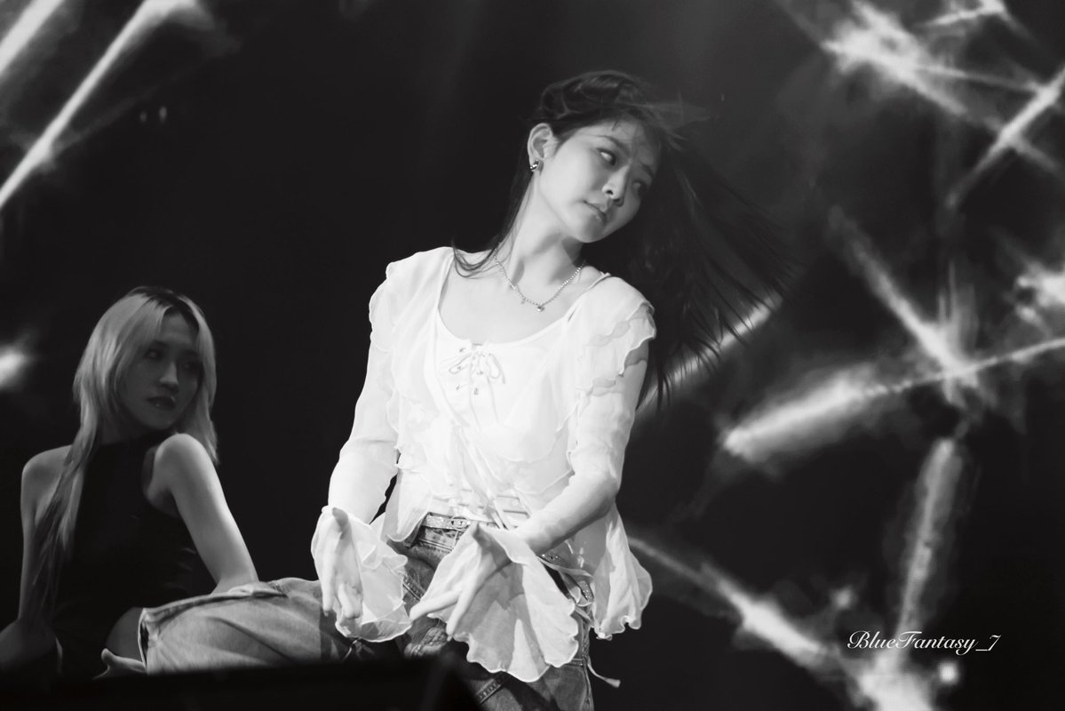 BlueFantasy_7's tweet image. 250727 WUHAN
🖤🤍
@chungsubin47
#ChungSubin #정수빈
#ChungSubinFirstFanMeet
#정수빈_우한_첫팬미팅