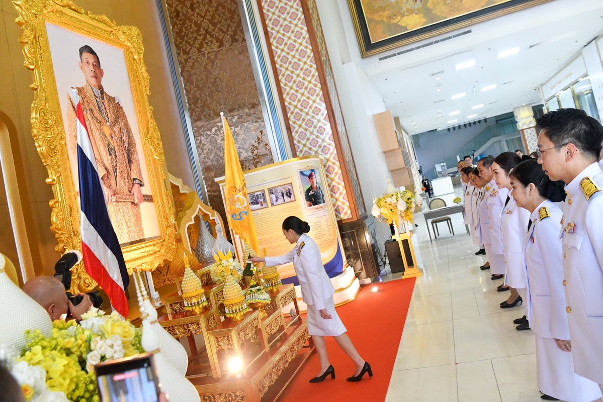 IngshinF36874's tweet image. แพทองธาร ชินวัตร รมว. วธ นำคณะผู้บริหาร ข้าราชการ และเจ้าหน้าที่กระทรวงวัฒนธรรม ถวายพระพรชัยมงคล และพิธีถวายสัตย์ปฏิญาณเพื่อเป็นข้าราชการที่ดีและพลังของแผ่นดิน  เฉลิมพระเกียรติพระบาทสมเด็จพระเจ้าอยู่หัว เนื่องในโอกาสพระราชพิธีเฉลิมพระชนมพรรษา ๒๘ กรกฎาคม ๒๕๖๘ ณ กระทรวงวัฒนธรรม💛