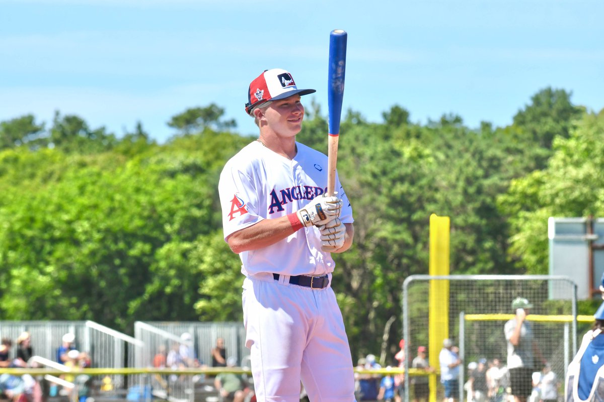 mpalmarDO's tweet image. Last summer, Daniel Jackson spent four games in Chatham, hitting .188 and failing to make an impact.
After refining his plate approach at Georgia, he returned to Chatham, evolving into the Anglers' best offensive weapon.
For @ChathamAnglers: bit.ly/jackson-feature