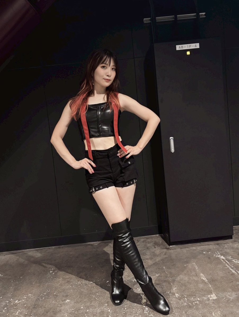 mayn_tw's tweet image. #ギャラクシーライブ
軍服シェリル。
軍服シェリルは2021とWith you-Sheryl On Stage-でもお願いして。5月のWith youと近いからこそ、何ができるかなって考えた結果、射手座の衣装が脱げちゃうやつ!でした🩷ステージでスッと変わる感じをなるべく再現したくてスタイリストさんとたくさん相談した🩷