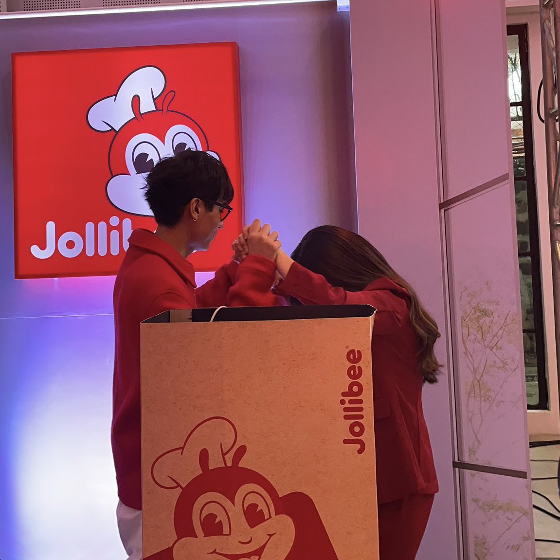 zellereen's tweet image. Babies! huhu so cute

#MikBrentforJollibee | #JollibeeApp