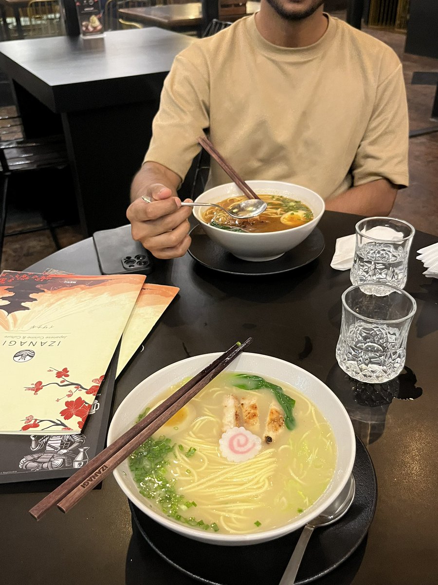 thisiscalvin_'s tweet image. weights and ramen with @privacy_prophet 👾

welcome to blr!