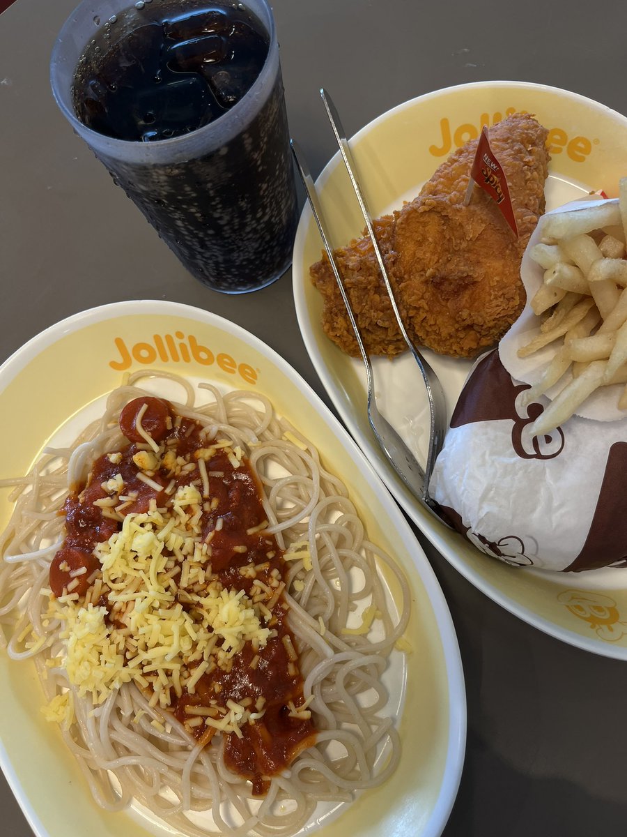 mahikaslmnc's tweet image. happy lunch, menties!
JOY DELIVERED WITH MIKBRENT
#MikBrentforJollibee | #JollibeeApp