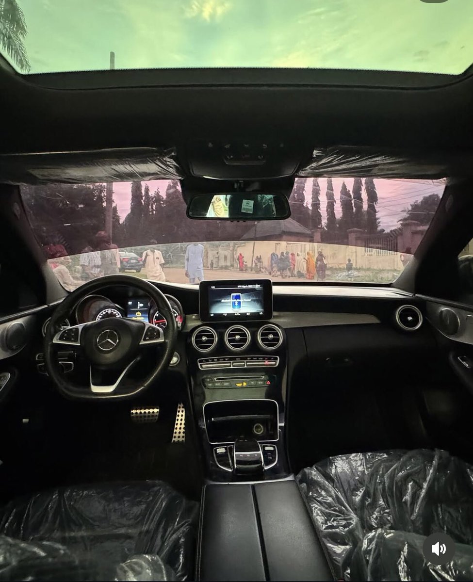 Automall_ng's tweet image. Extremely clean Mercedes Benz C300
2017 model
Price:19.5m
Fullest option
Duty: paid
Location: Kaduna
@abujastreets @Carsnationn @__yellows