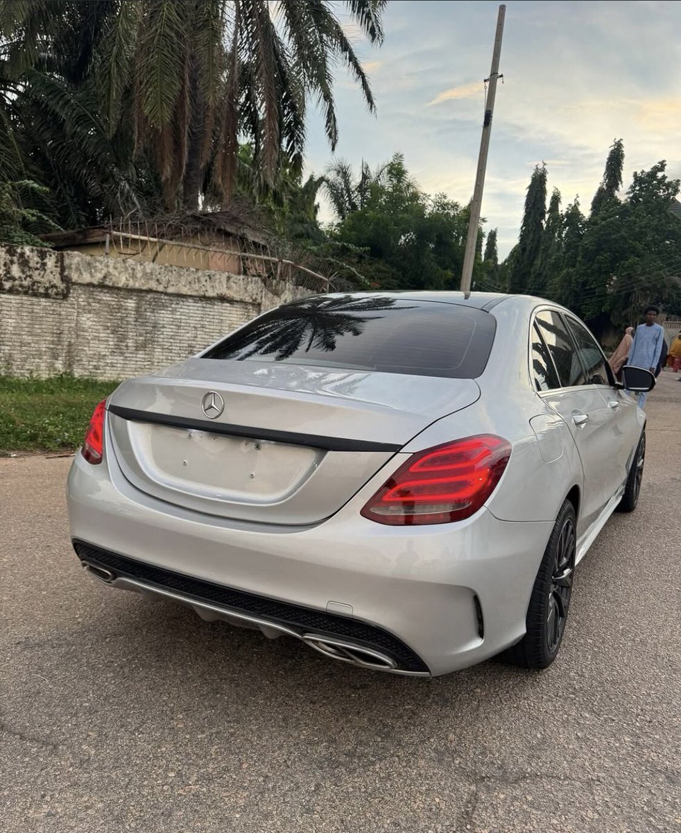 Automall_ng's tweet image. Extremely clean Mercedes Benz C300
2017 model
Price:19.5m
Fullest option
Duty: paid
Location: Kaduna
@abujastreets @Carsnationn @__yellows