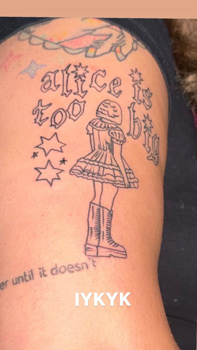glitterkweenbex's tweet photo. @sailormarsbarz @halsey @anthonyli I did it!!!!!!!!!! I got one on my left arm and one on my right! https://t.co/5qxPMHJMFr